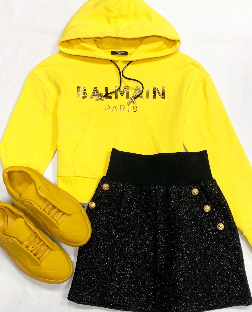 Толстовка BALMAIN размер M цена 23 483 руб
Шорты BALMAIN размер S цена 15 655 руб
Кроссовки Hermès размер 40 цена 46 965 руб