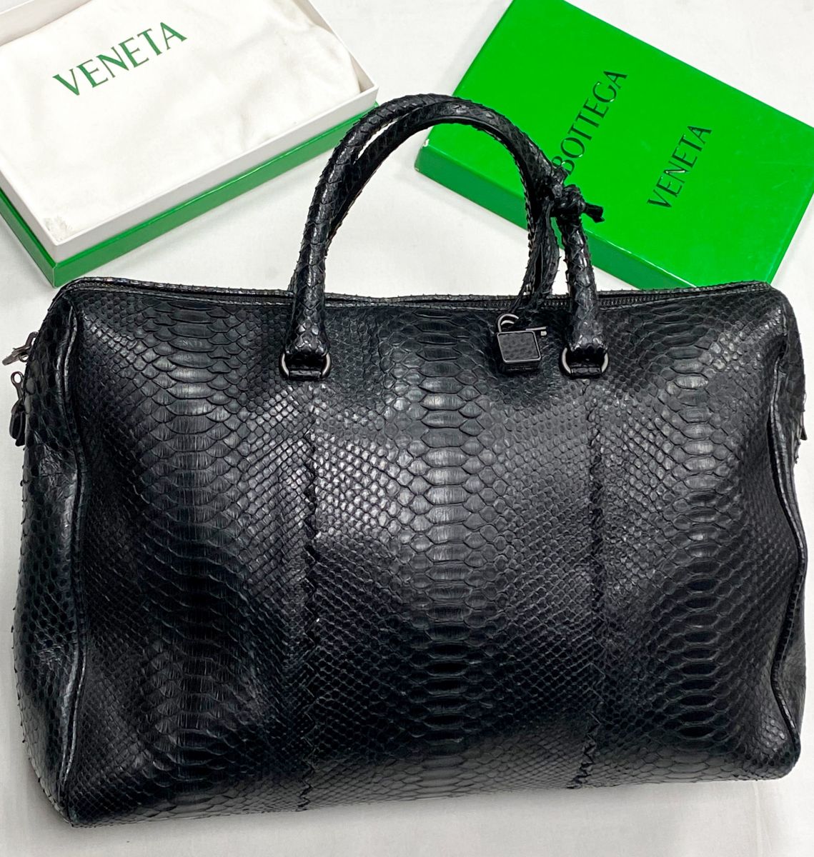 Сумка / питон/ Bottega Veneta размер 40/28 цена 78 275 руб
