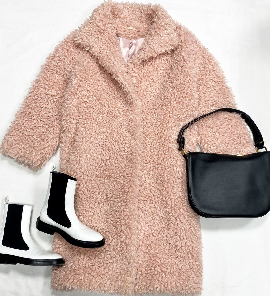 Пальто 12 Storeez размер M цена 26 155 руб
Ботинки Jil Sander размер 37 цена 23 078 руб
Сумка Celine 