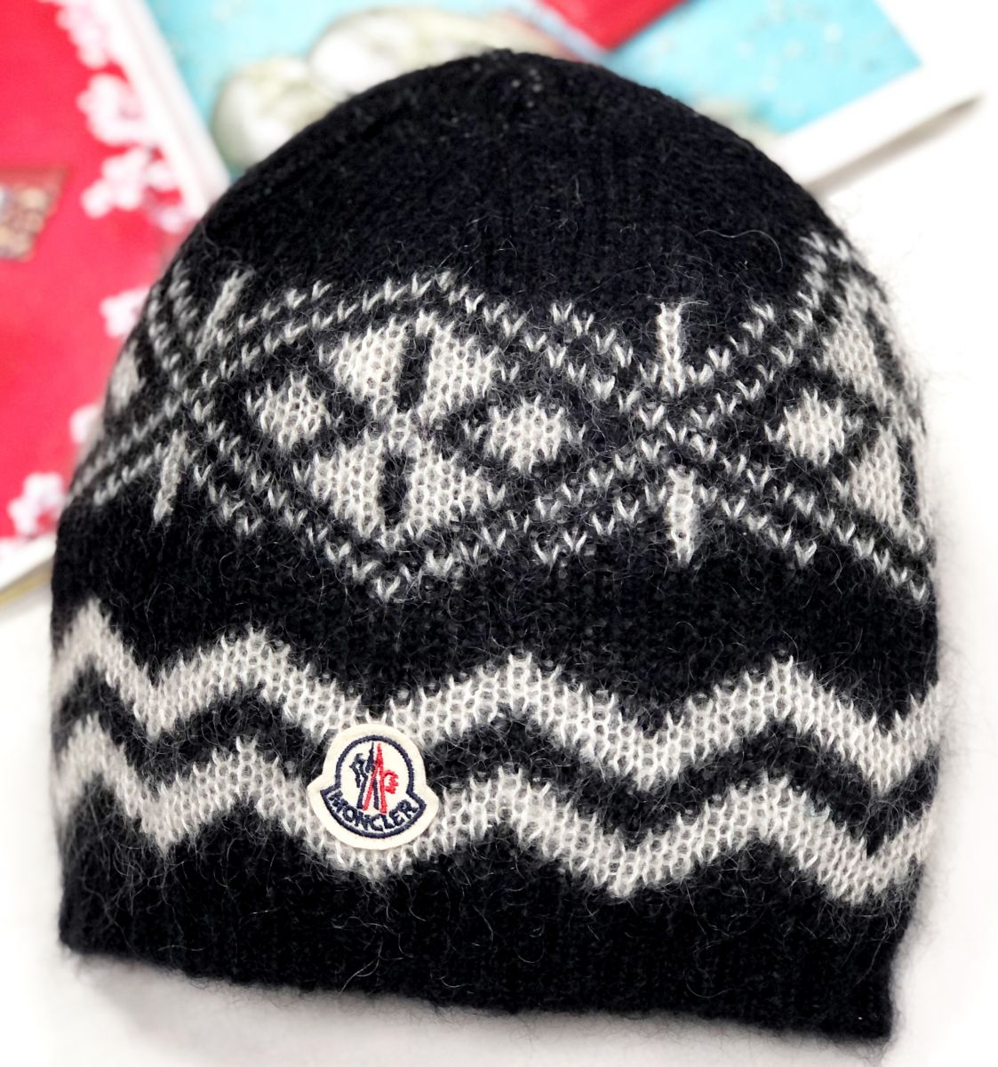 Шапка Moncler цена 4 697 руб
