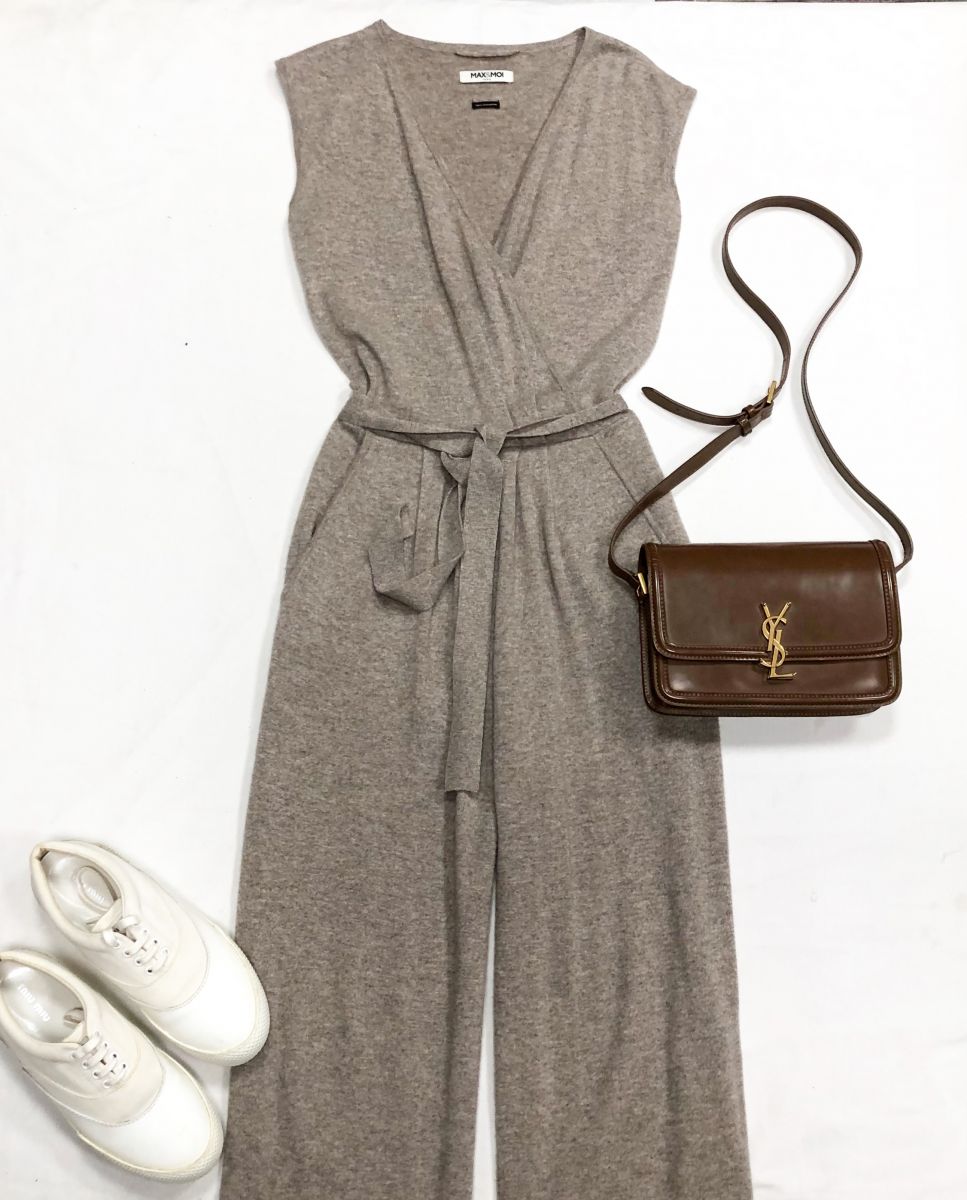 Комбинезон /кашемир/ Max Moi размер 36 цена 15 655 руб
Кеды Miu Miu размер 38 цена 23 483 руб
Сумка Saint Laurent