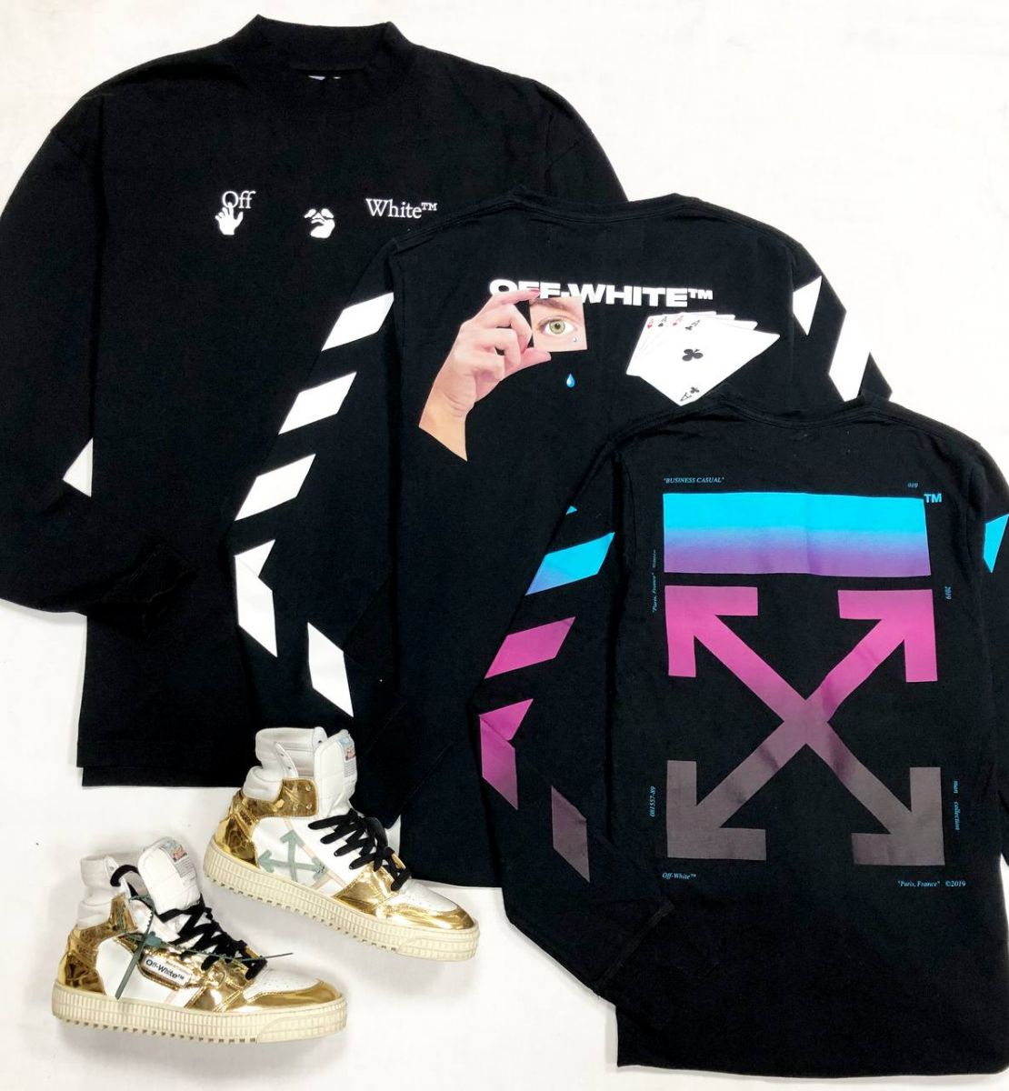 Толстовки Off White размер XS/ M / L цена по 7 828 руб
Кеды Off White размер 38 цена 15 655 руб