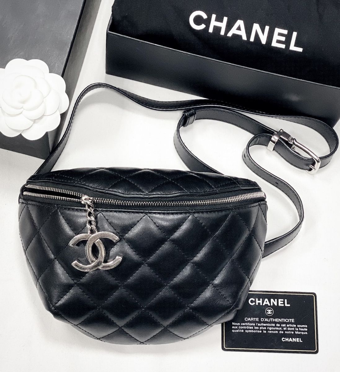 Сумка на пояс Chanel размер 20/15 цена 93 930 руб 