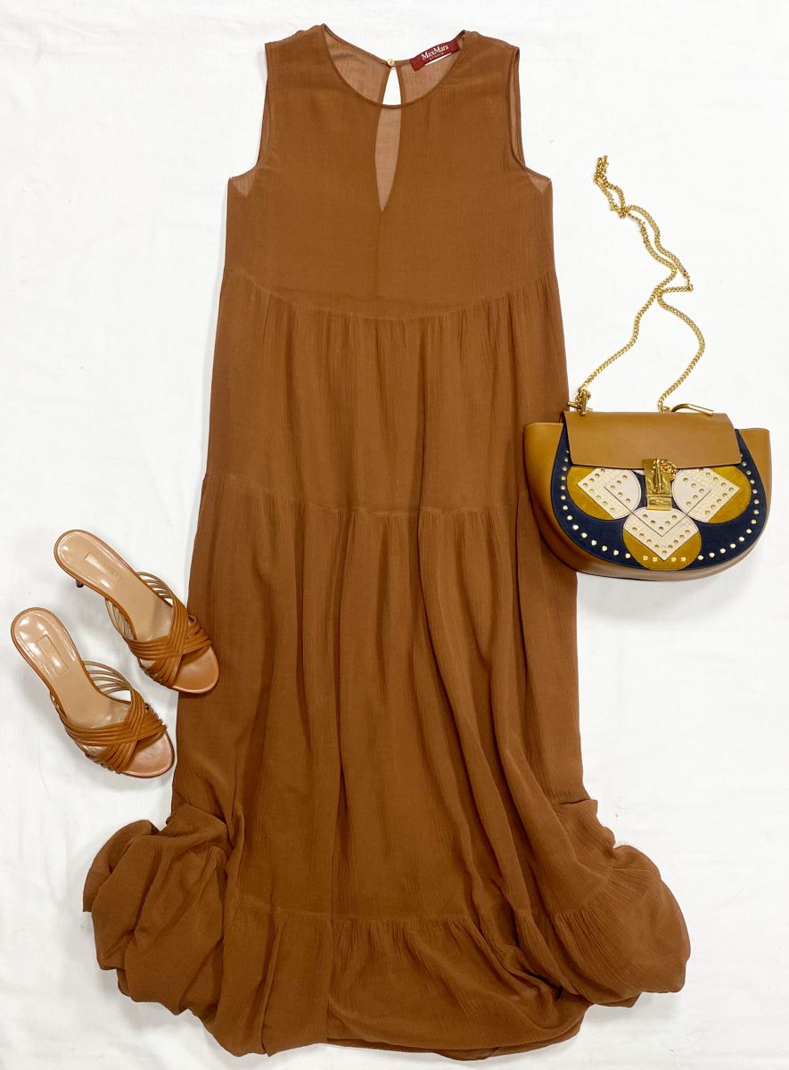 Платье Max Mara размер 40 цена 15 655 руб
Сабо Aquazzura размер 37.5 цена 26 614 руб
Сумка Chloe 