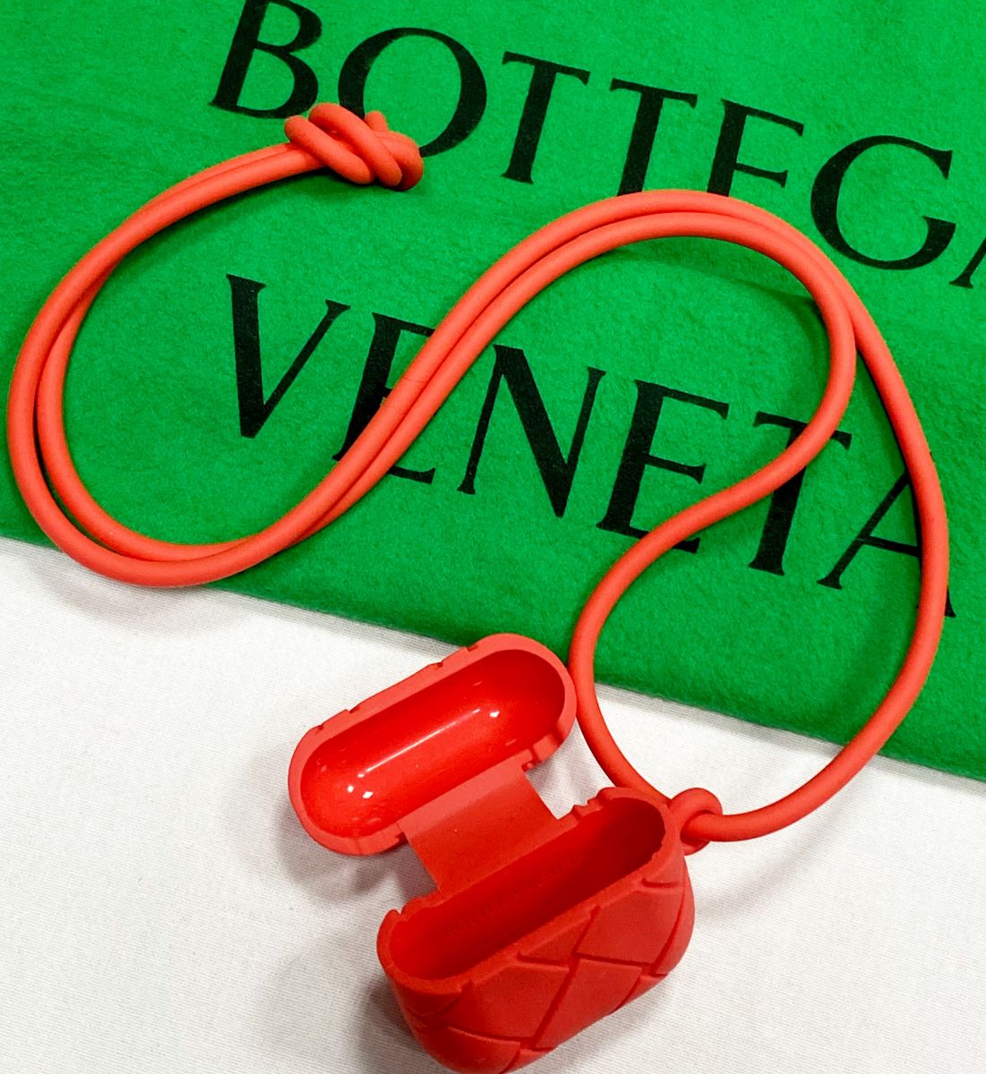 Чехол / для наушников/ Bottega Veneta цена 15 655 руб