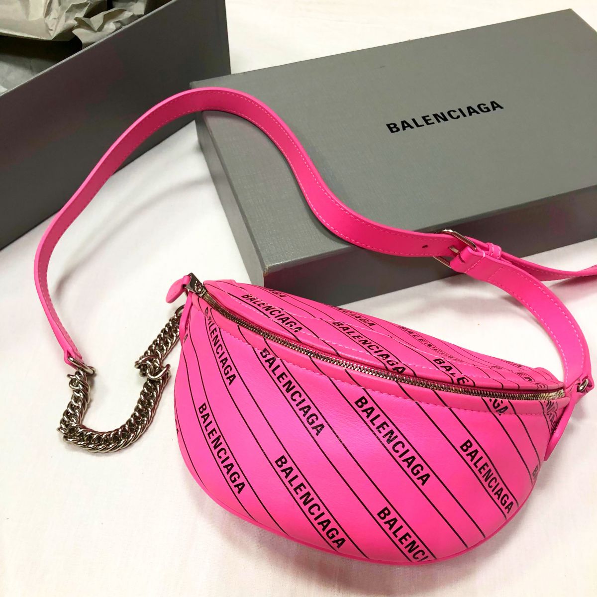 Сумочка поясная BALENCIAGA цена 43 834 руб