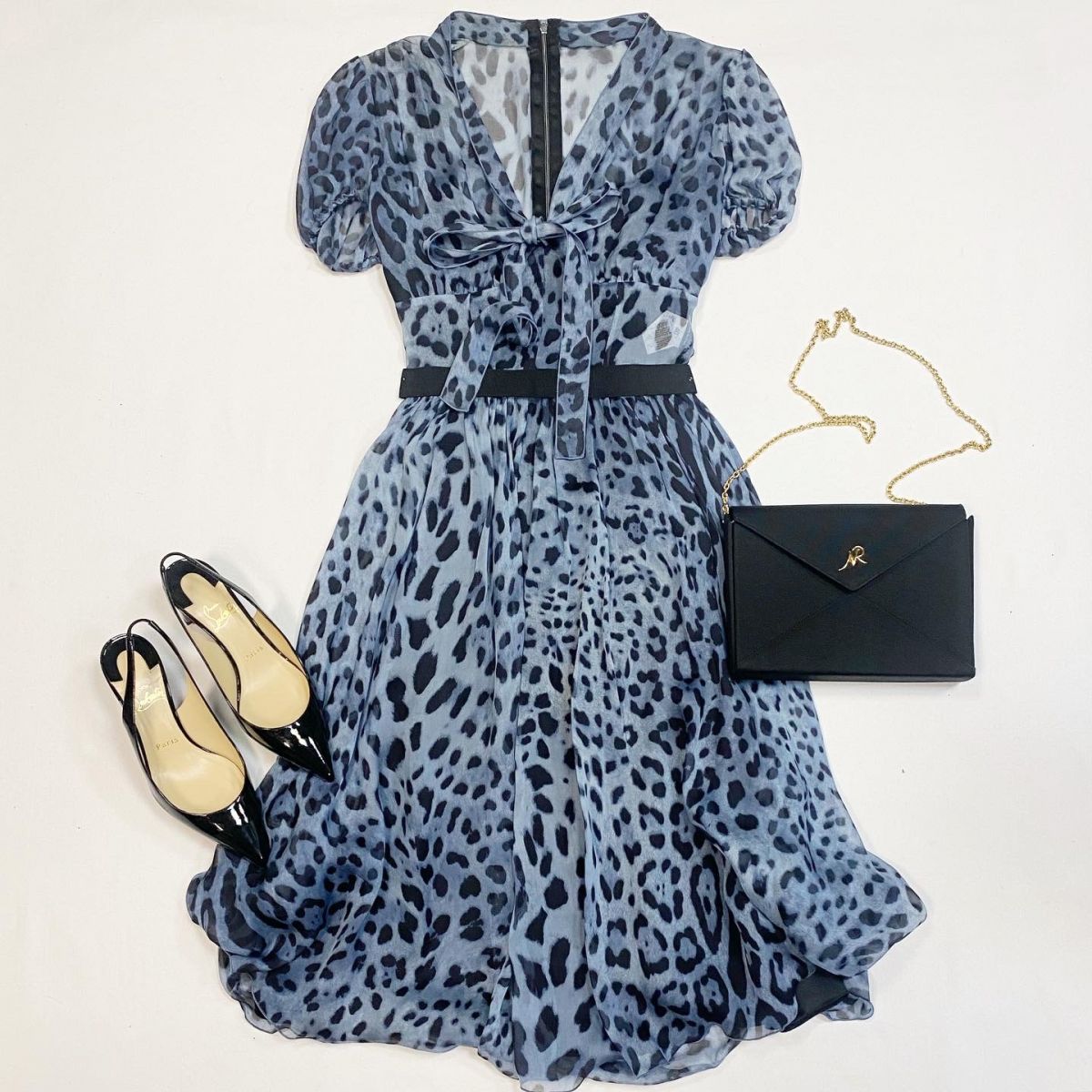 Платье Dolce Gabbana размер 40 цена 18 462 рубТуфли Louboutin размер 37 цена 15 385 рубСумка Nina Ricci