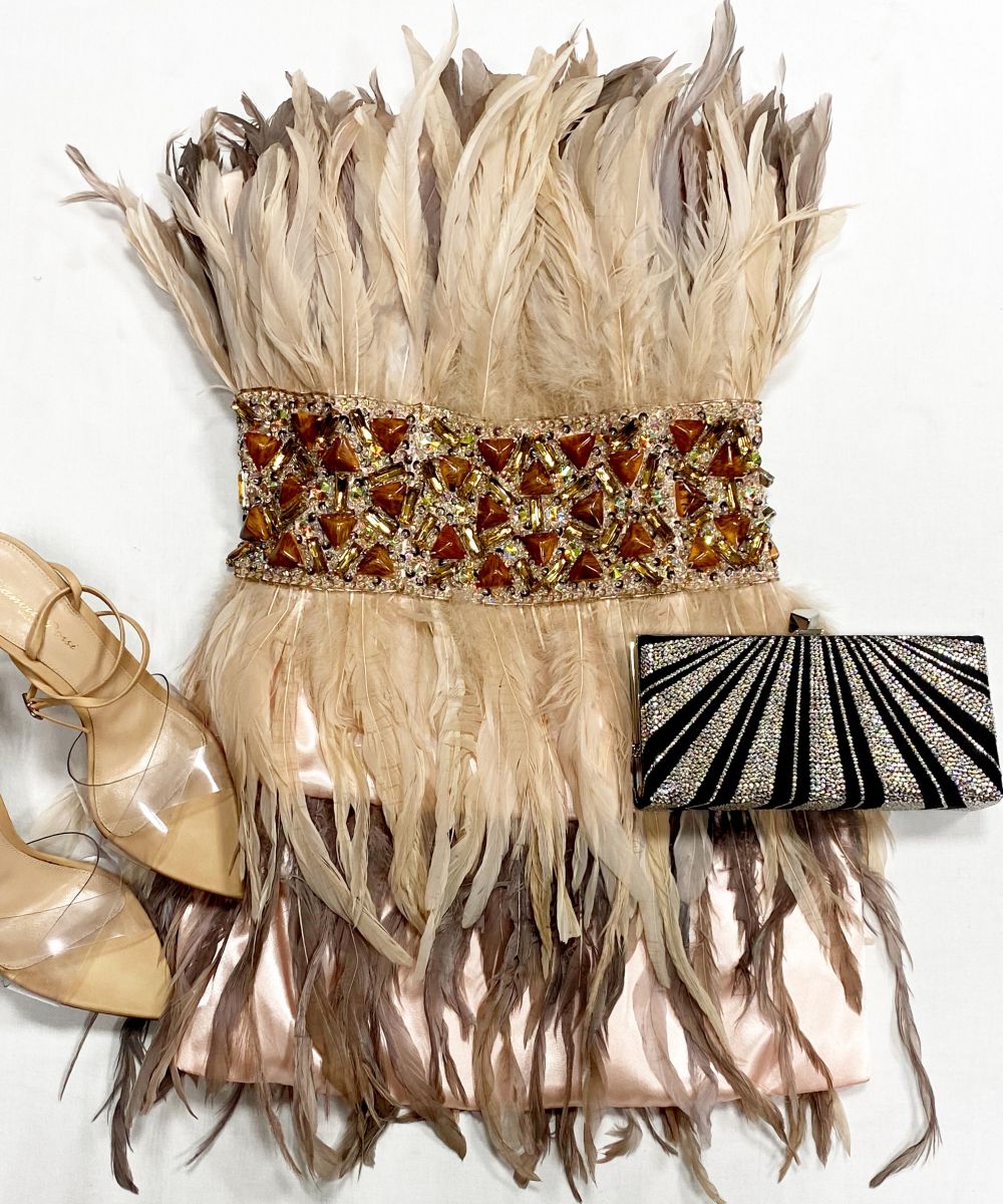 Платье/ камни/ перья/ Jovani размер 6 цена 23 483 руб
Босоножки Gianvito Rossi размер 37.5 цена 15 655 руб
Сумочка Jimmy Choo