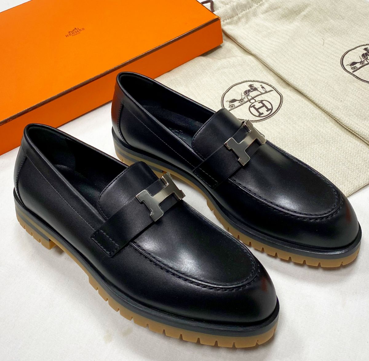 Лоферы Hermès размер 37 цена 62 620 руб / новые / 
