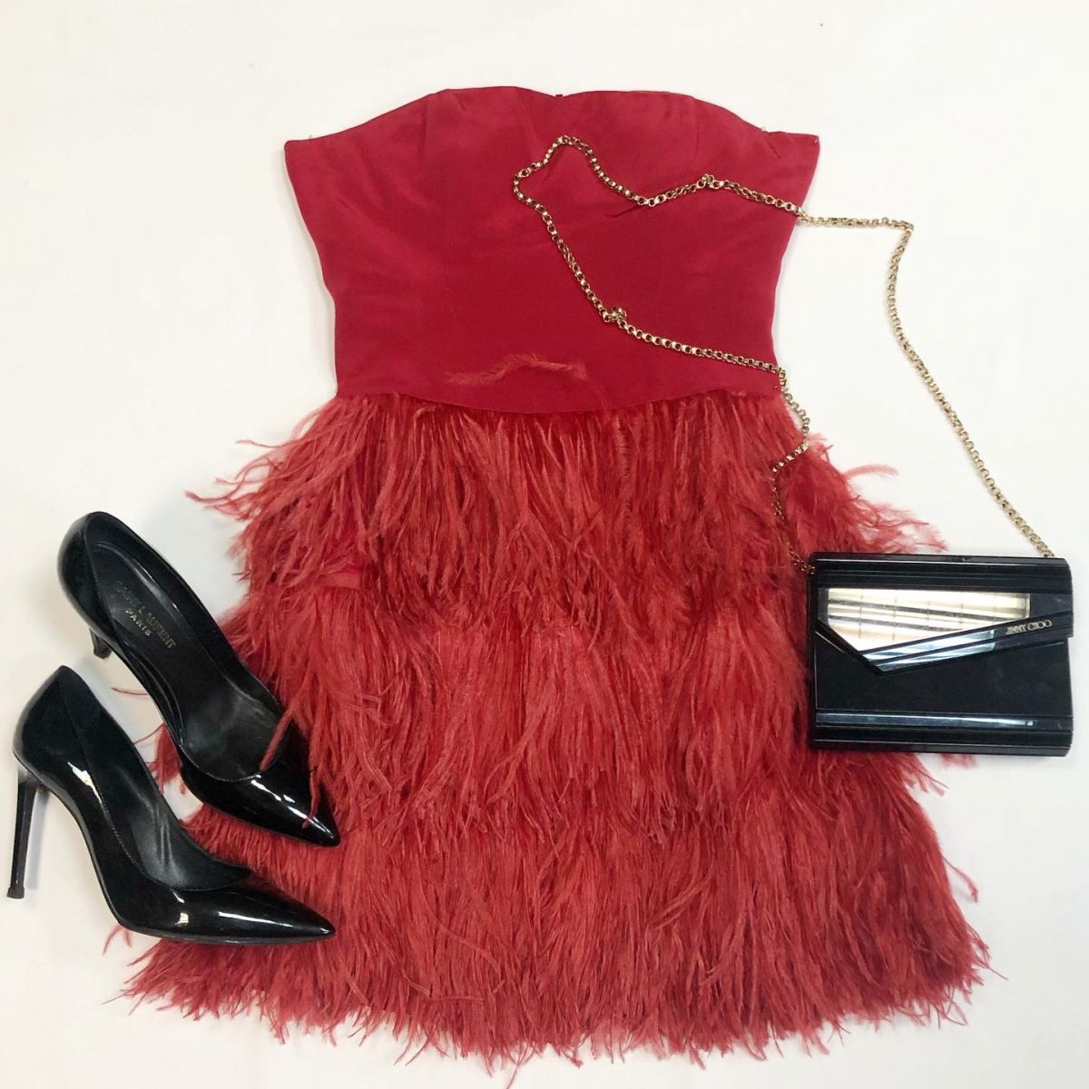 Платье/перья/ Azzaro размер 38 цена 15 385 рубТуфли Saint Laurent размер 37.5 цена 9 231 рубСумка Jimmy Choo
