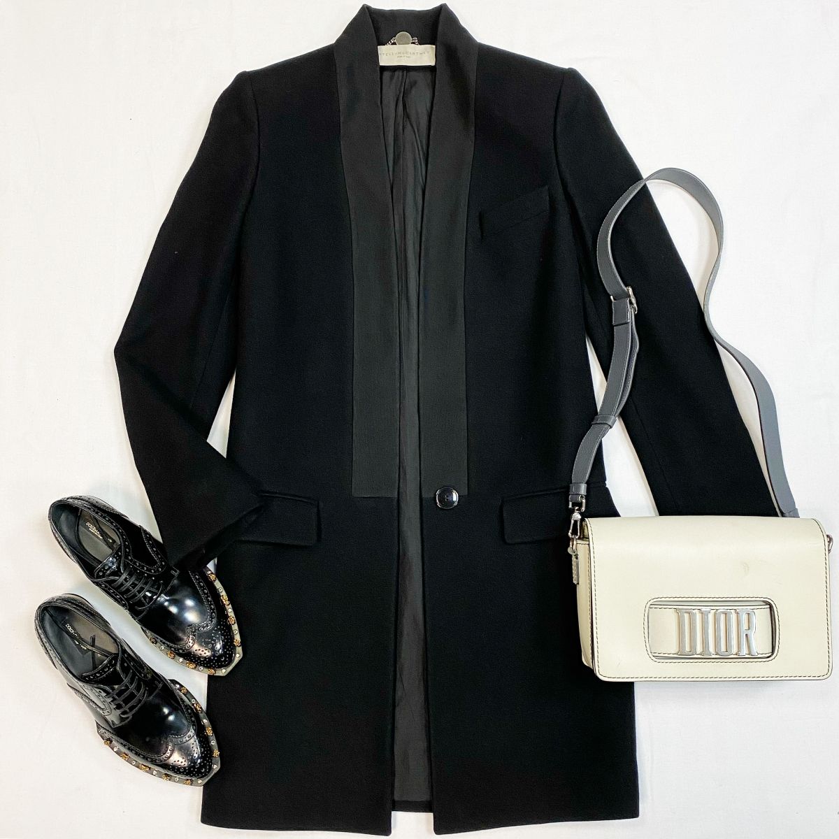 Пальто Stella McCartney размер 38 цена 10 770 руб Ботинки Dolce Gabbana размер 36.5 цена 15 385 руб Сумка Christian Dior