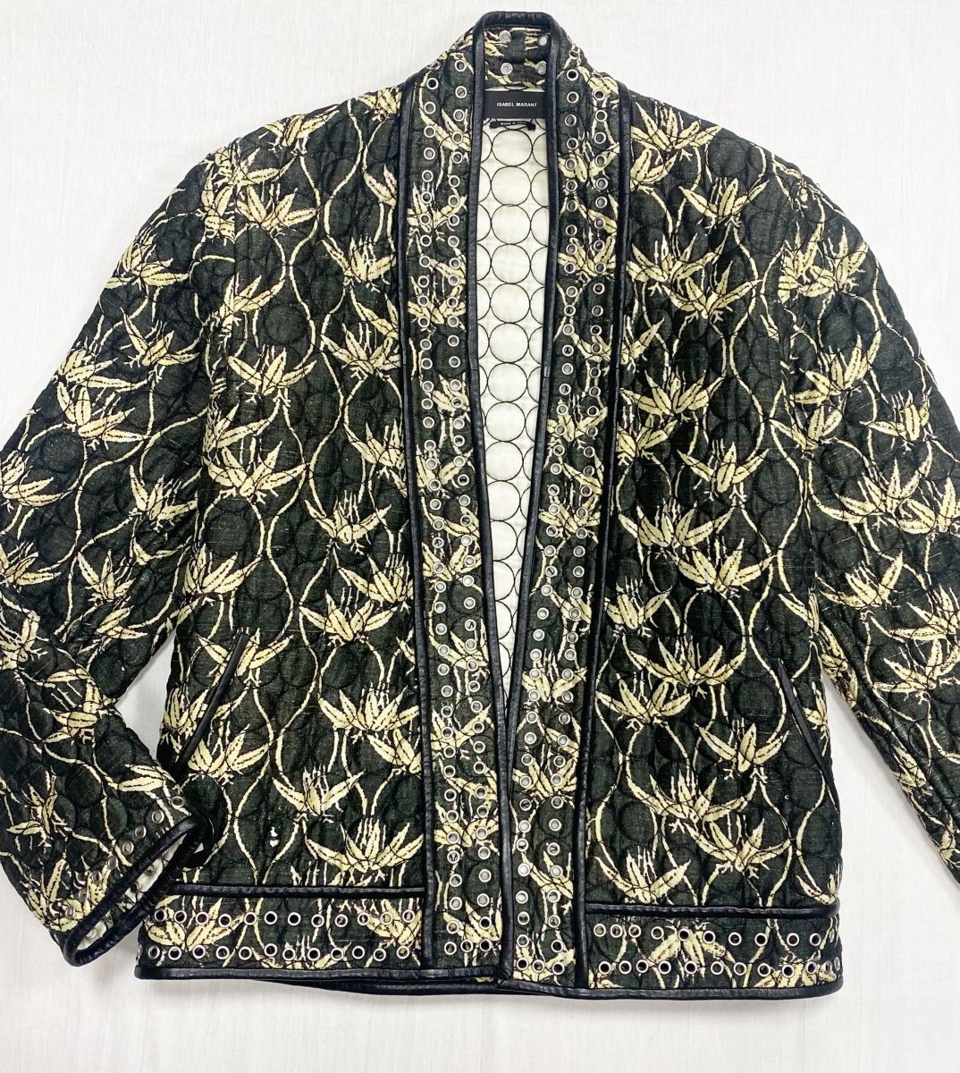 Жакет Isabel Marant размер 38 цена 31 310 руб
Балетки Chanel размер 39 цена 31 310 руб