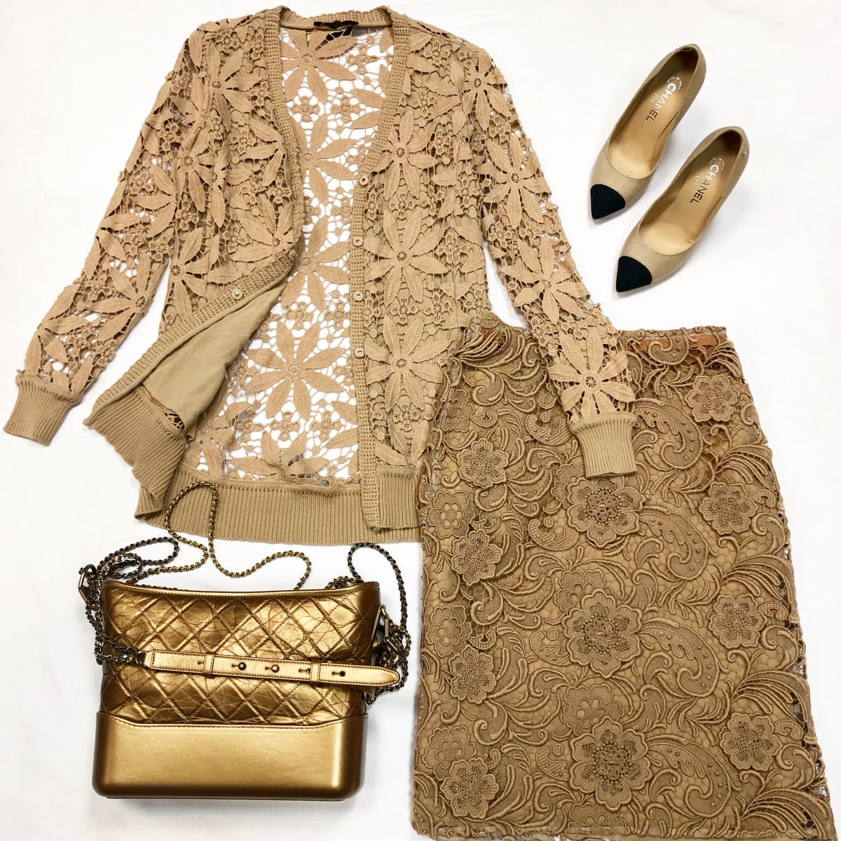 Кардиган /шитьё/ Twin Set размер XS цена 4 616 руб Юбка Prada размер 42 цена 7 693 руб Туфли Chanel размер 37 цена 46 155 руб Сумка Chanel