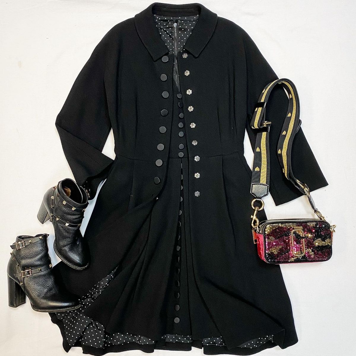 Костюм / пальто + платье / Dolce Gabbana  размер 38 цена 30 770 руб Ботильоны Valentino размер 35 цена 15 385 рубСумка Marc Jacobs 