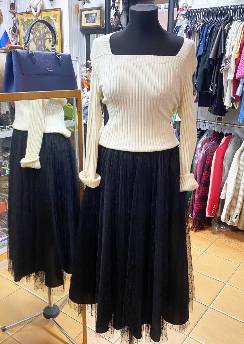 Юбка Red Valentino размер 42 цена 7 828 рубКофта Wolford размер L цена 6 262 руб