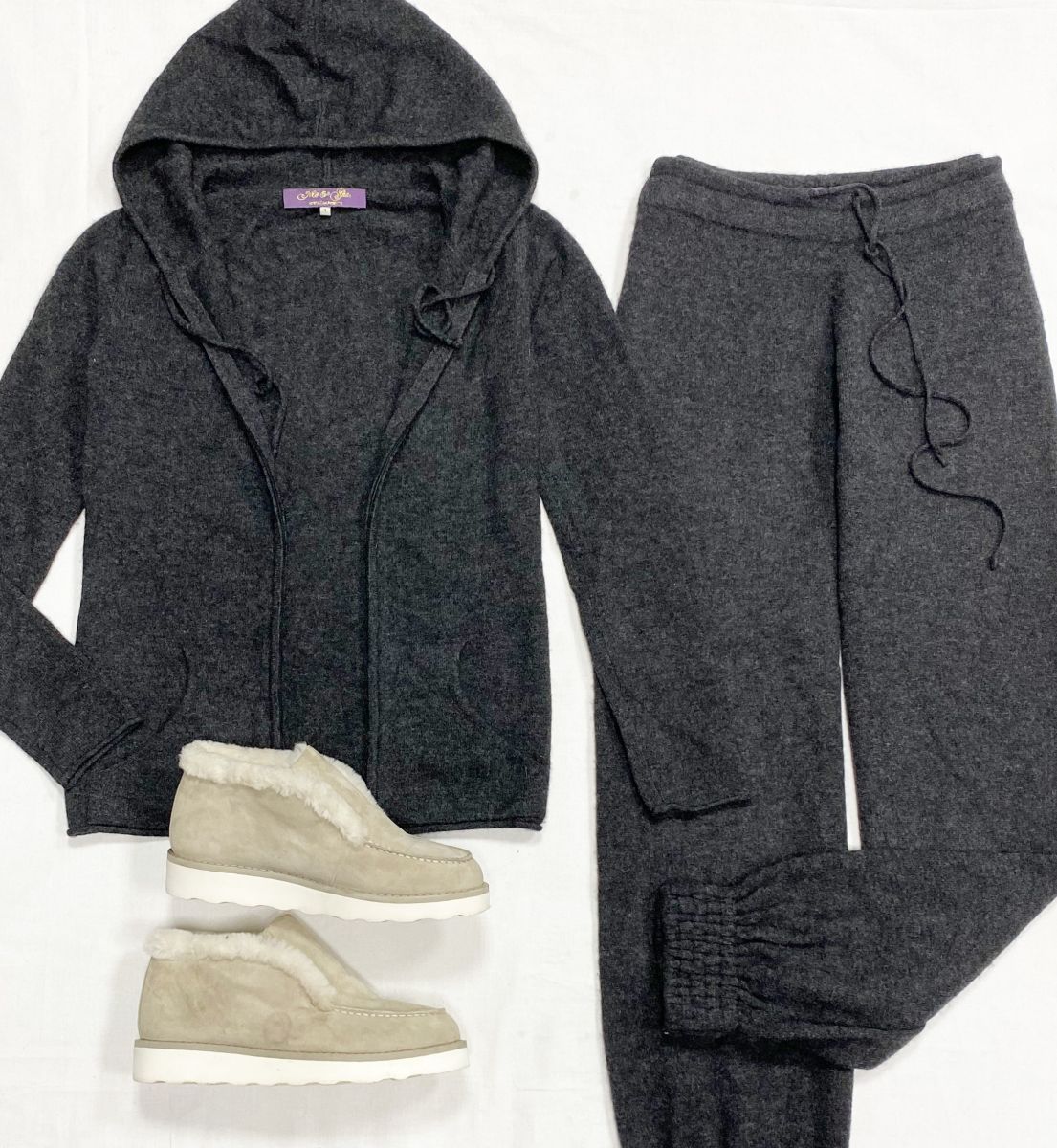 Костюм /кашемир/ размер 1 цена 15 655 руб
Лоферы 12 Storeez размер 37 цена 7 828 руб