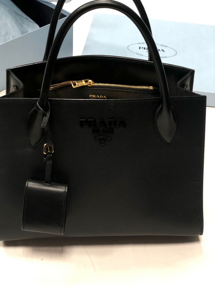 Сумка PRADA размер большой цена 109 585 руб 