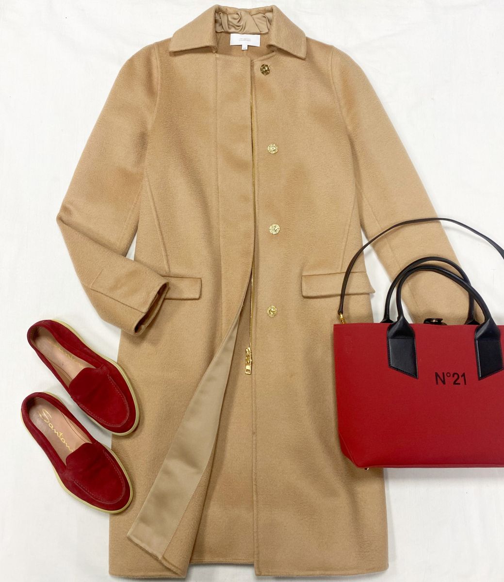 Пальто / кашемир / Malo размер 42 цена 31 310 руб 
Лоферы Santoni размер 37 цена 18 786 руб 
Сумка N21