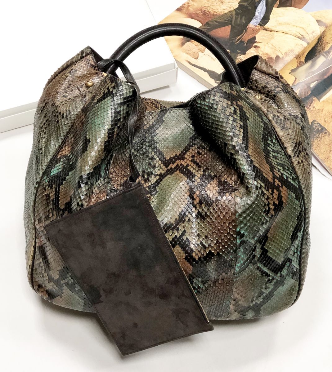 Сумка /питон/ YVES Saint Laurent размер 35/35 цена 78 275 руб
