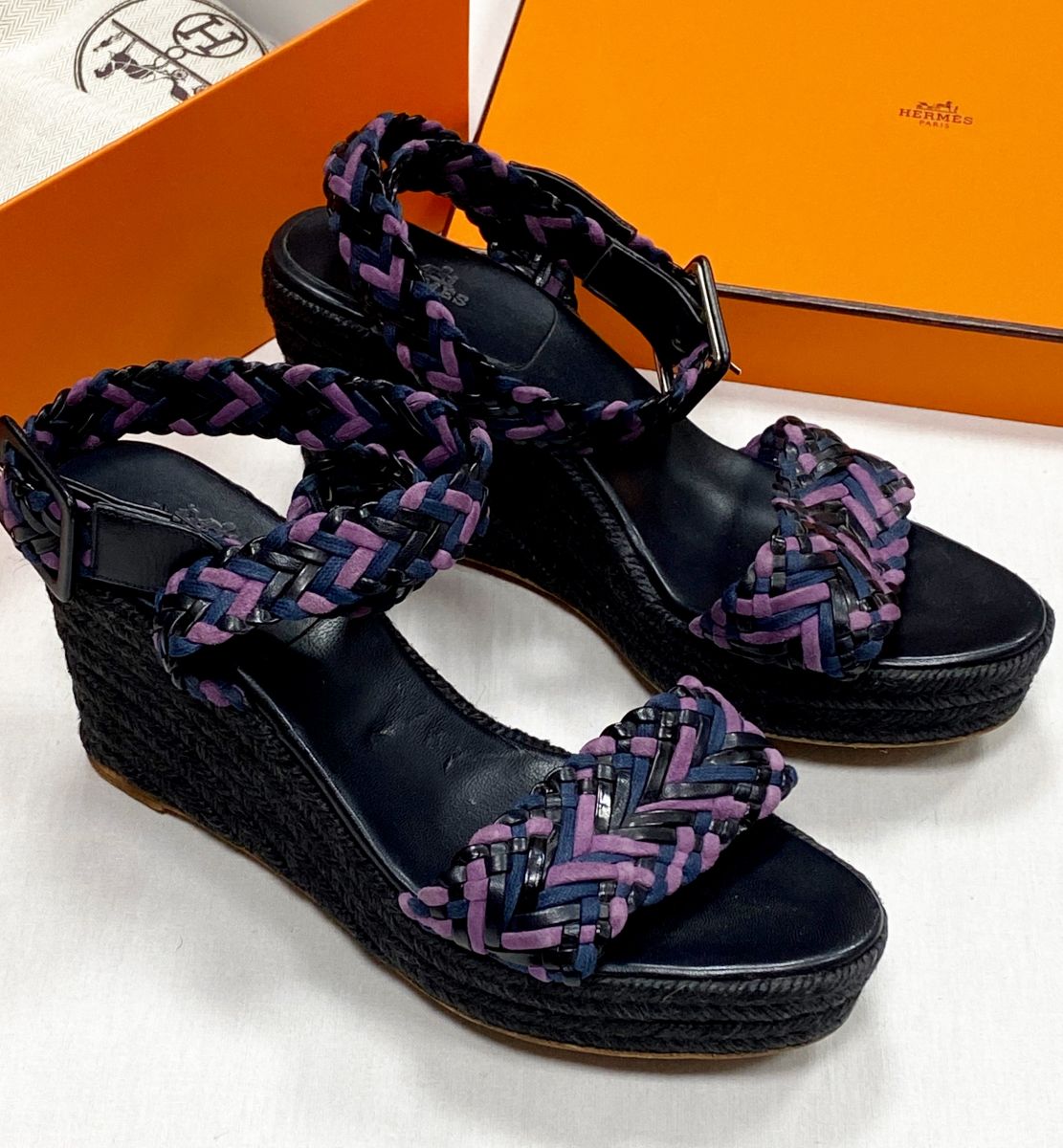 Босоножки Hermes размер 40 цена 23 483 руб
