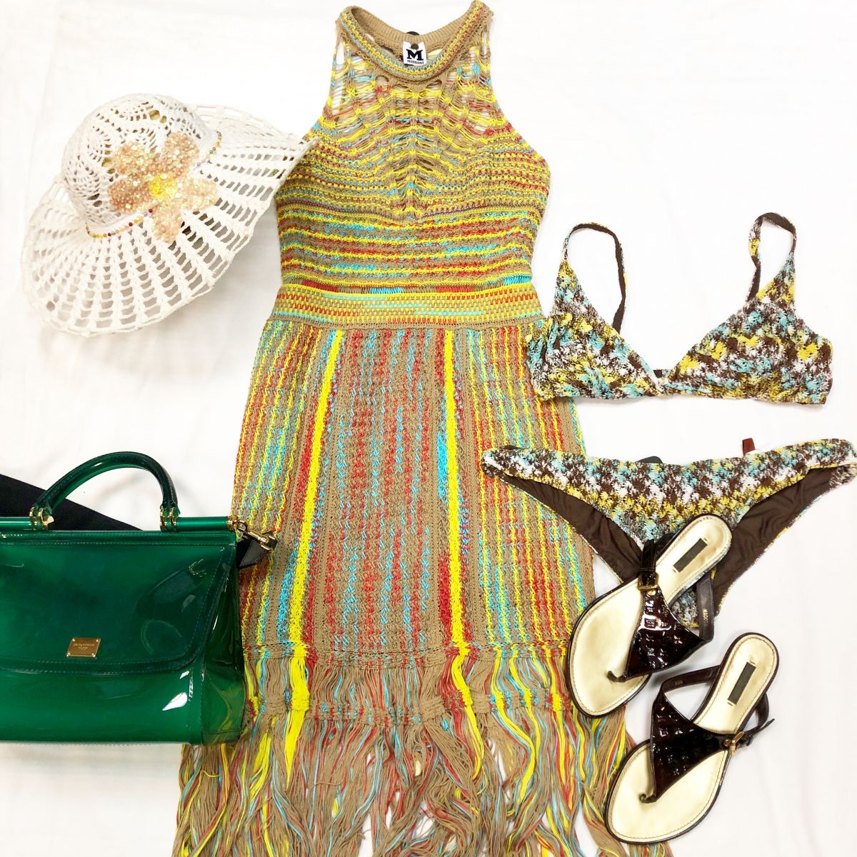 Туника MISSONI размер 42 цена 15 385 руб 
Купальник MISSONI размер S цена 7 693 руб 
Сумка DOLCE GABBANA