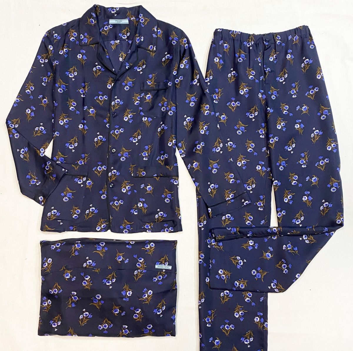 Костюм +Клатч Prada размер 42 цена 26 155 руб 