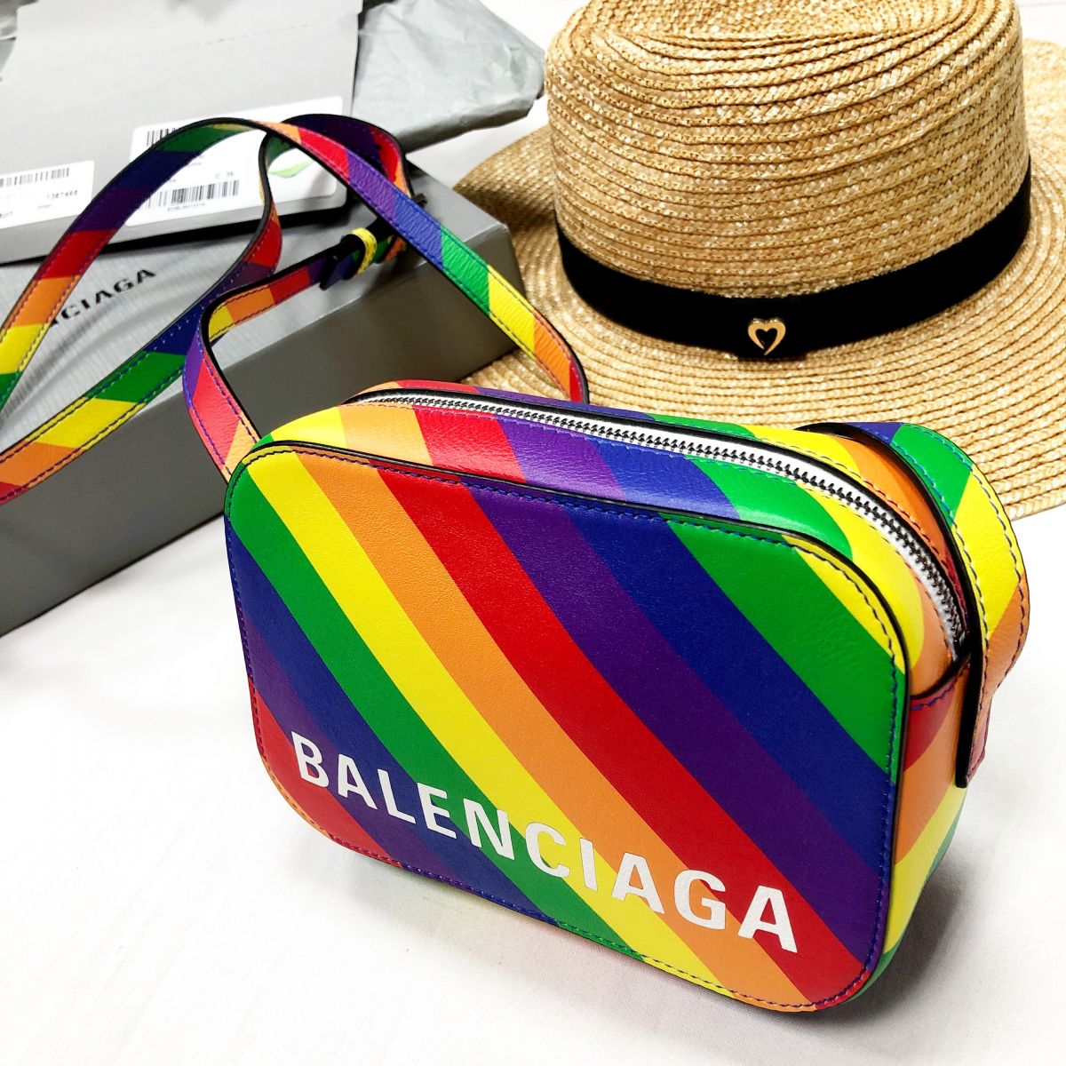Сумочка BALENCIAGA цена 39 138 руб