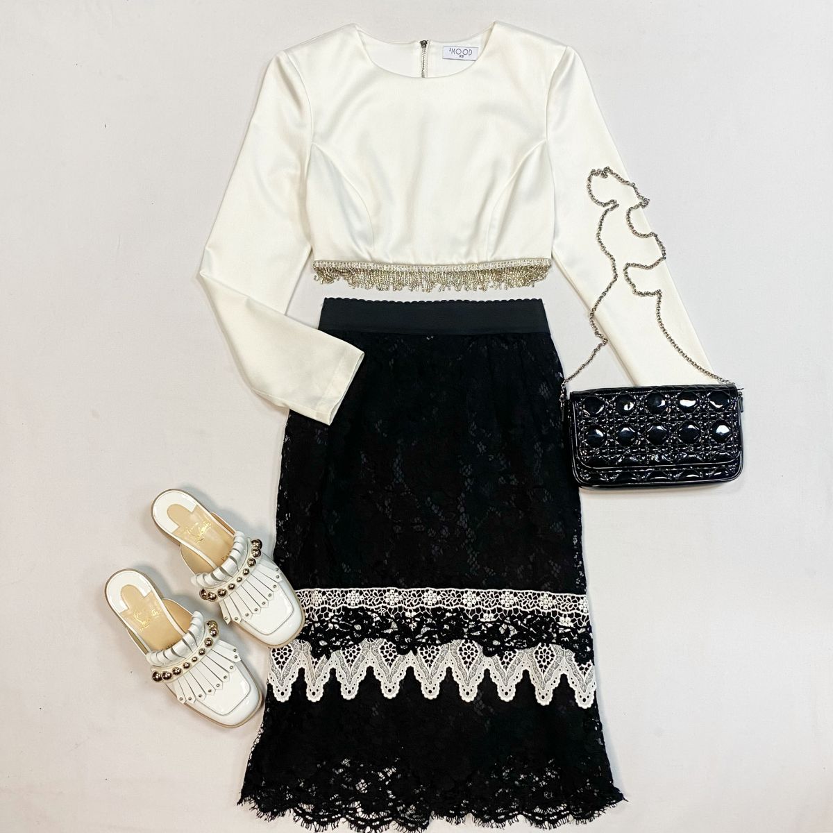 Юбка/кружево/ Dolce Gabbana размер 46 цена 23 078 рубКофта/камни/ размер XS цена 3 077 рубМюли Louboutin размер 38.5 цена 30 770 рубСумка Dior