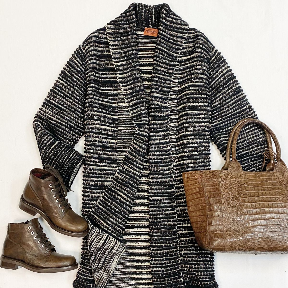 Кардиган Missoni размер 40 цена 13 847 рубБотинки Chanel размер 37.5 цена 38 463 руб