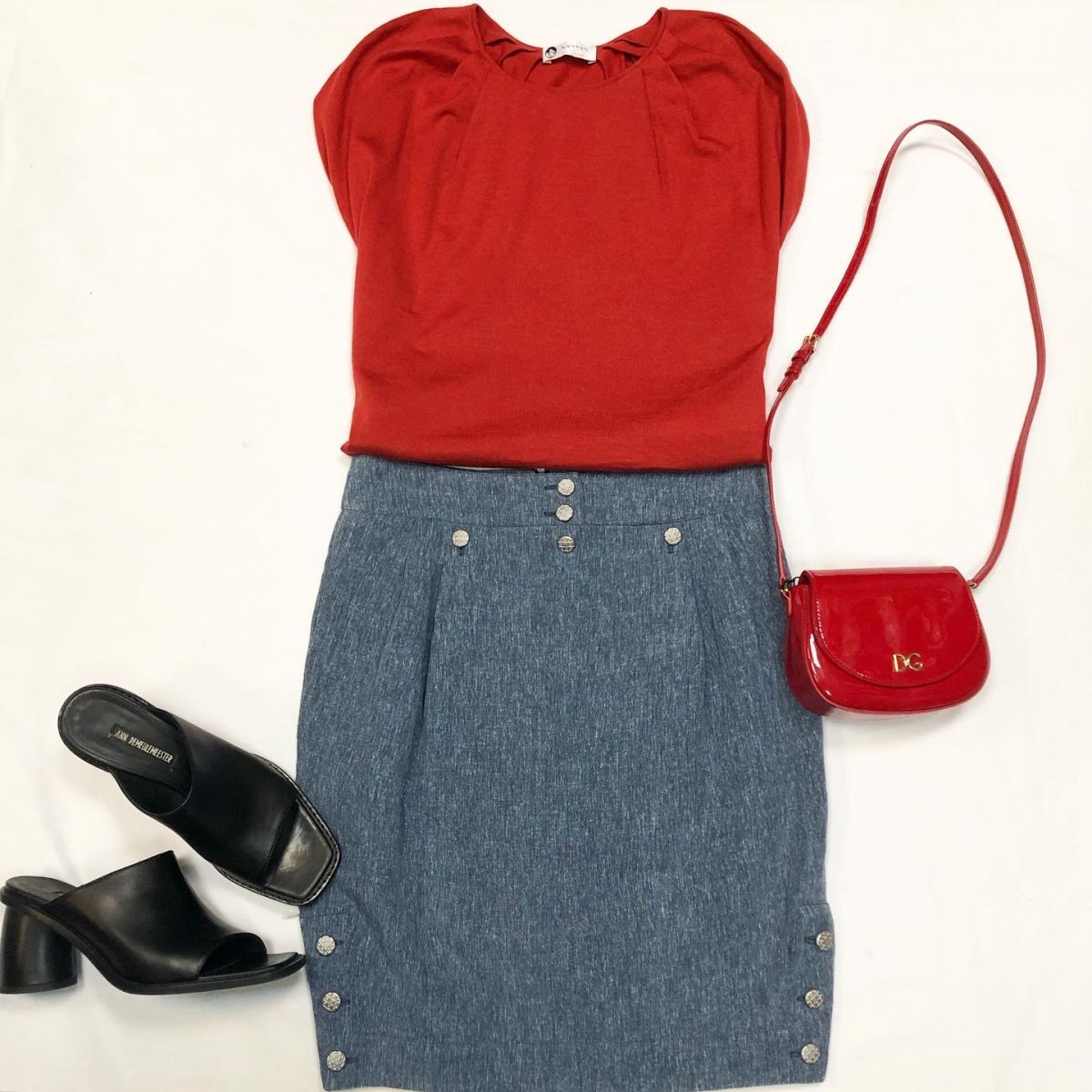 Кофта Lanvin размер 38 цена 7 693 руб Юбка /лён/ Chanel размер 38 цена 24 616 руб Сумка Dolce Gabbana