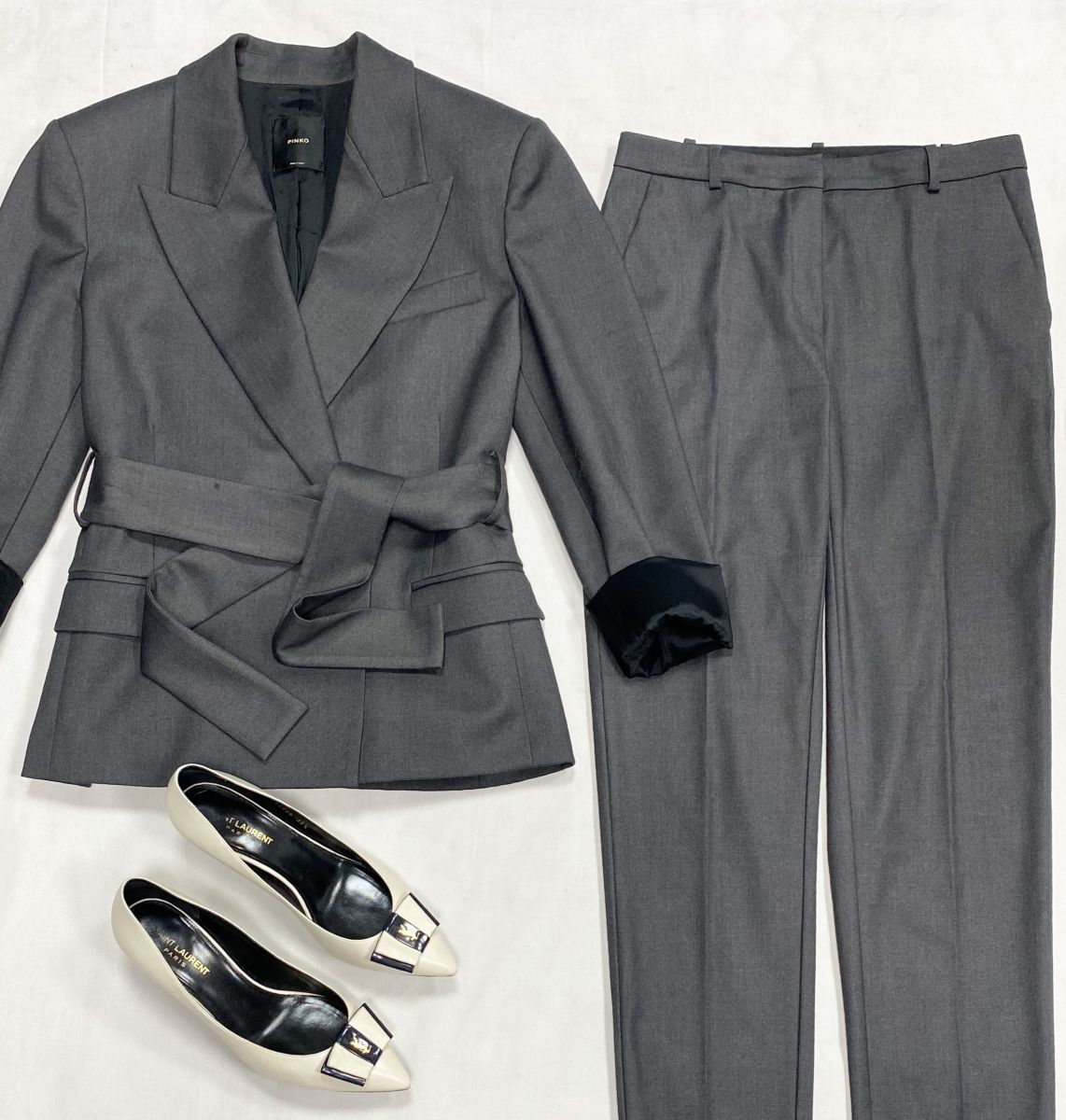 Костюм Pinko размер 40 цена 15 655 руб
Туфли Saint Laurent размер 39.5 цена 31 310 руб