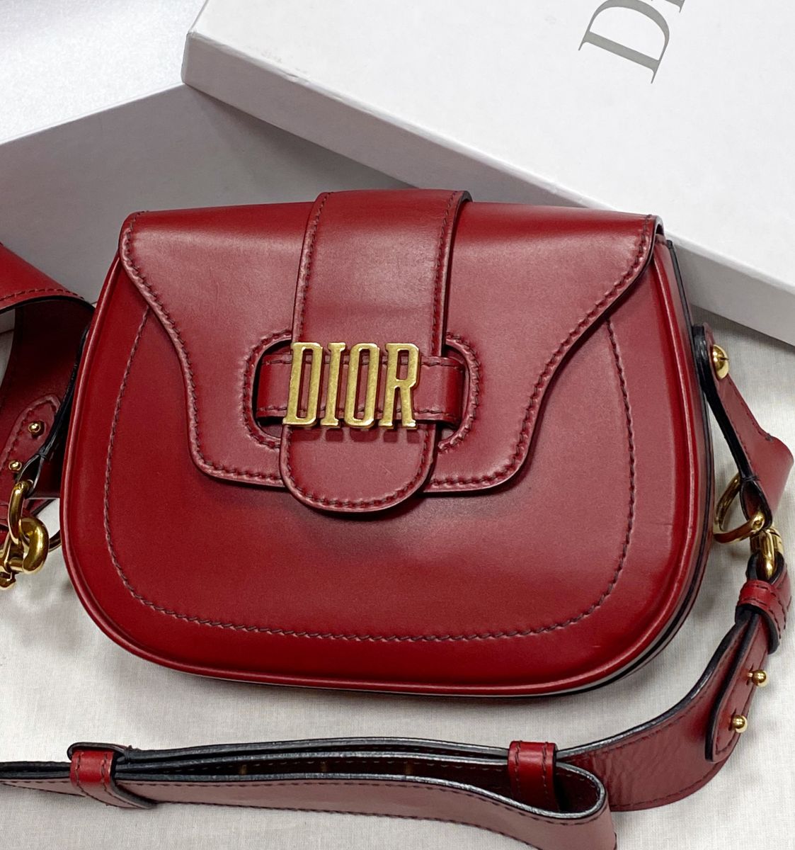 Сумка Christian Dior размер 23/16 цена 125 240 руб
