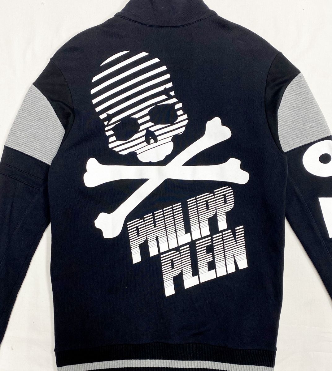 #mechtamen Толстовка Philipp Plein размер M цена 15 385 рубКеды Valentino размер 44 цена 18 462 руб