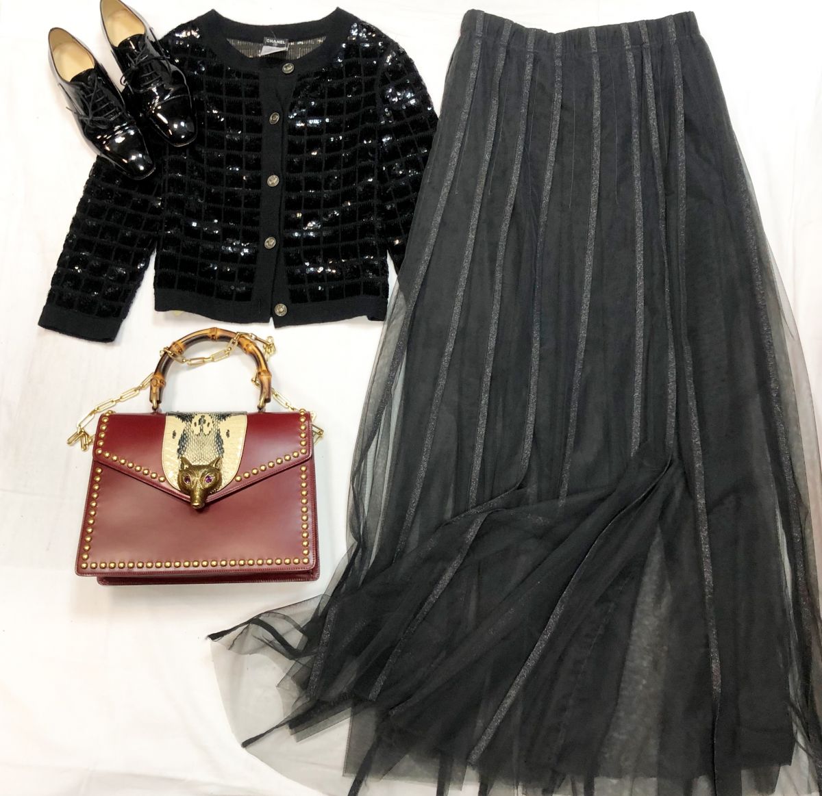 Кардиган CHANEL размер 34 цена 23 078 руб 
Юбка /шелк/шифон/ BRUNELLO CUCCINELLI размер 36/40 цена 38 463 руб 
Сумка GUCCI