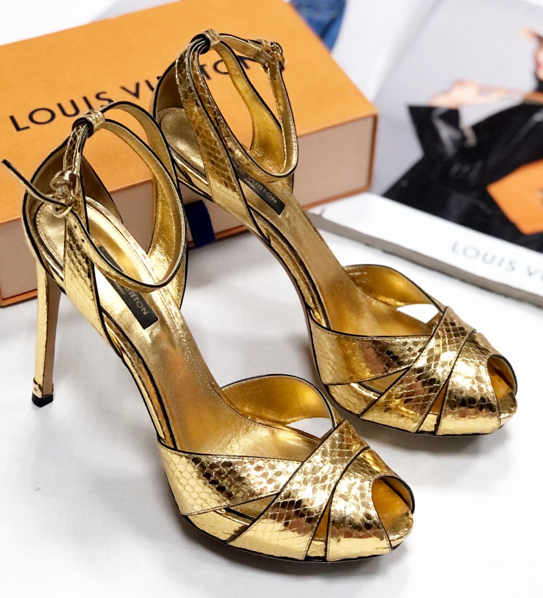 Босоножки Louis Vuitton размер 37 цена 31 310 руб 