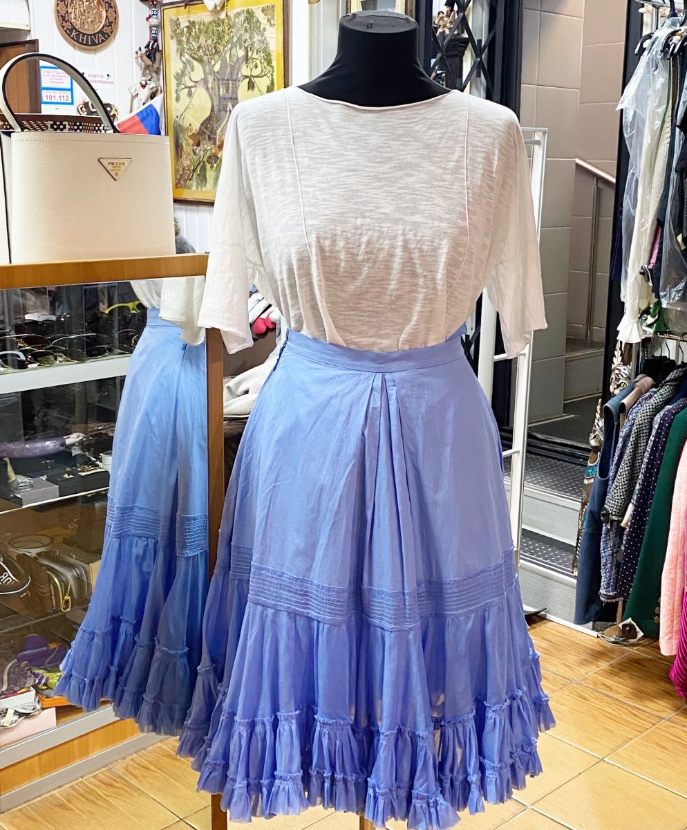 Футболка Transit размер S цена 4 697 руб
Юбка Ermanno Scervino размер 44 цена 7 828 руб