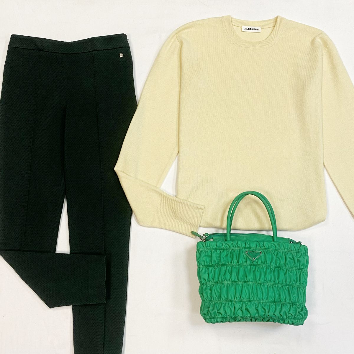 Кофта Jil Sander размер M цена 7 693 рубБрюки Max Mara размер S цена 7 693 рубСумка Prada