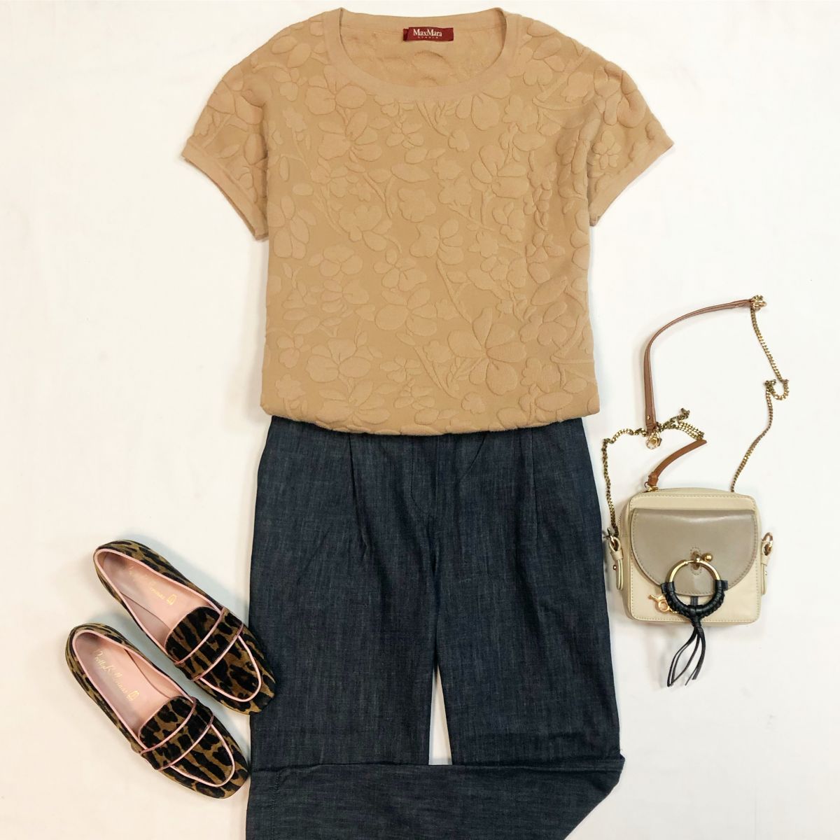 Брюки/манили/ Brunello Cucinelli размер 44 цена 23 078 рубКофта Max Mara размер 42 цена 3 077 рубЛоферы Ballerinas размер 38 цена 7 693 рубСумка Chloe