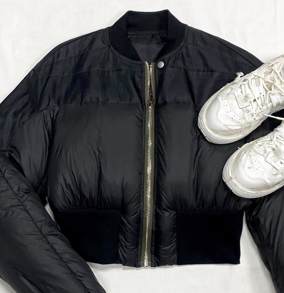 Куртка размер S цена 31 310 руб
Кроссовки Maison Martin Margiela размер 39 цена 23 483 руб