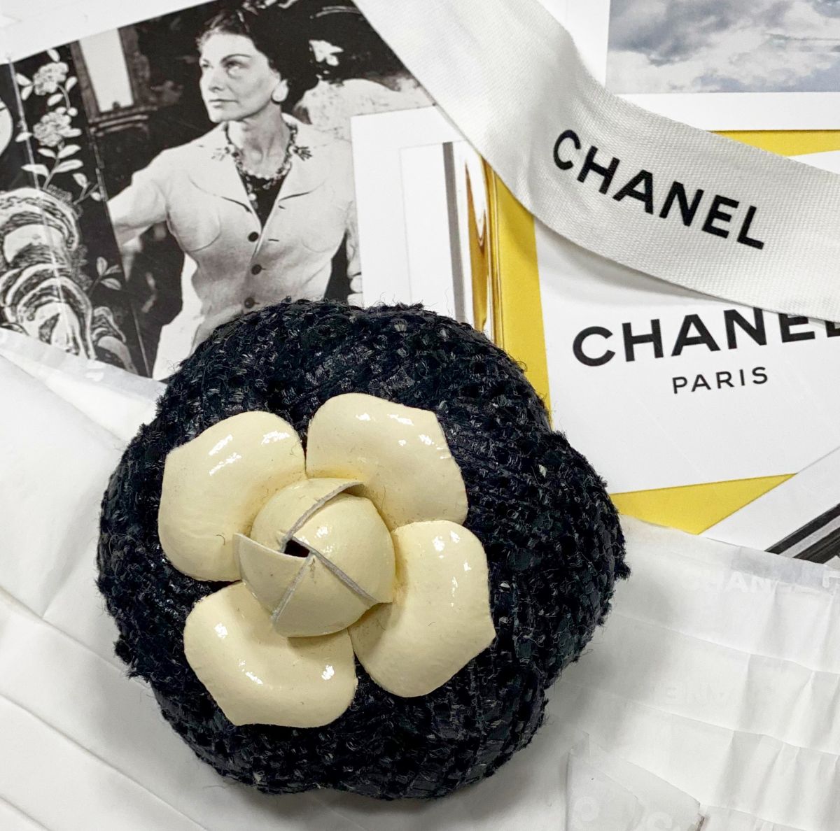 Брошка Chanel цена 38 463 руб