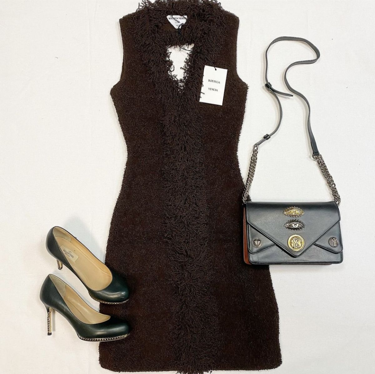 Платье Bottega Veneta размер XS цена 28 463 рубТуфли Valentino размер 37 цена 15 385 руб Сумка Roberto Cavalli