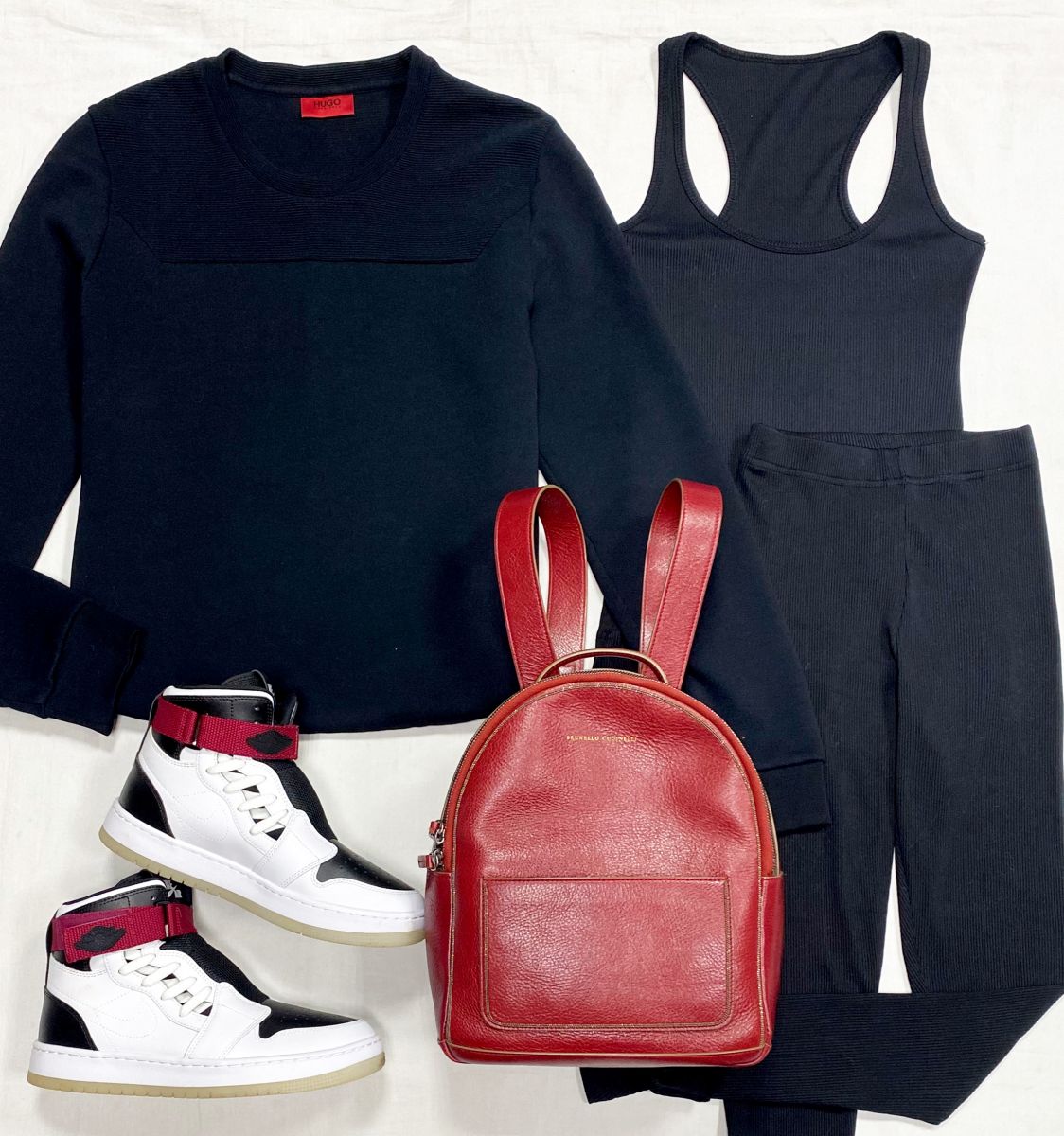 Толстовка Hugo размер M цена 7 828 руб
Костюм Ushatava размер XS цена 6 262 руб
Кеды Nike размер 41 цена 7 828 руб
Рюкзак Brunello Cucinelli 