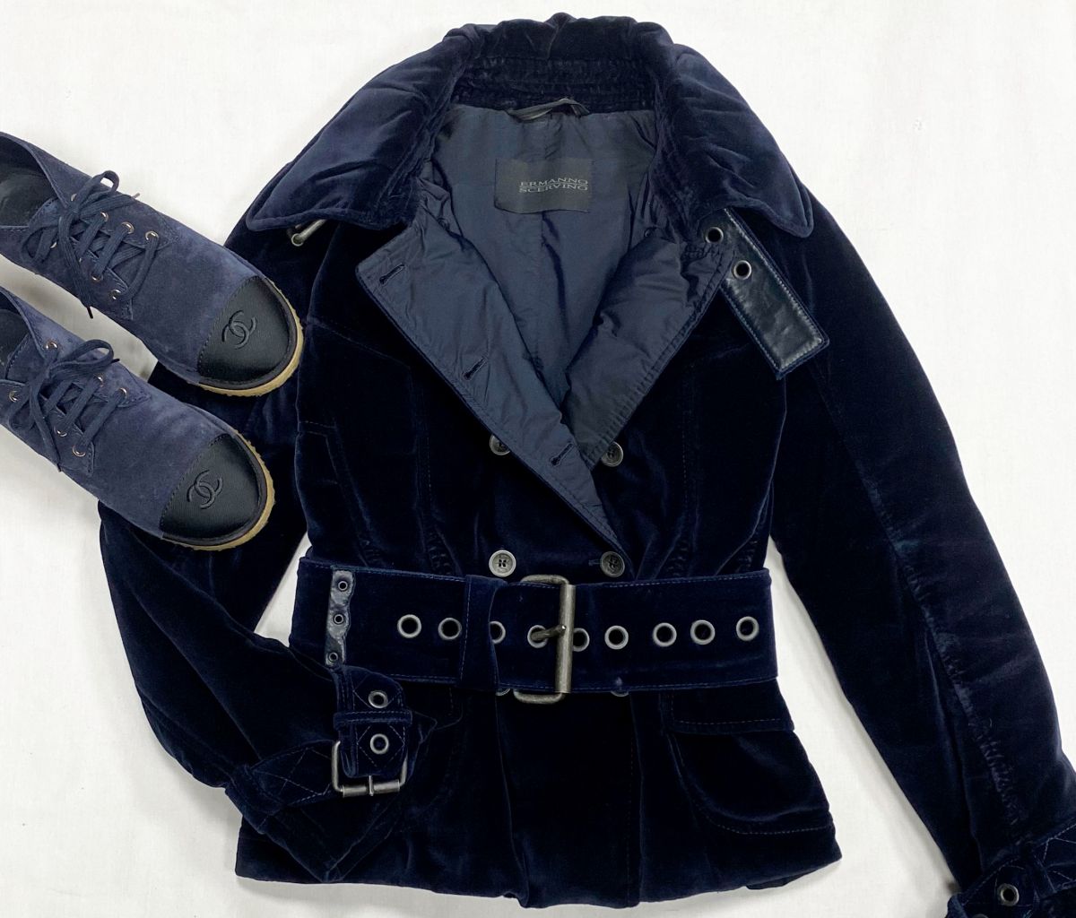 Куртка /бархат / Ermanno Scervino размер 40 цена 38 463 руб
Ботинки Chanel размер 41.5 цена 21 539 руб 