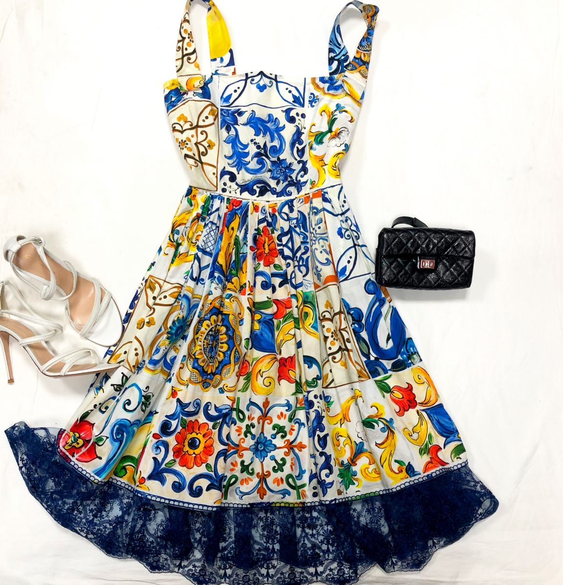 Сарафан DOLCE GABBANA размер 48 цена 23 848 руб 
Сумочка Chanel