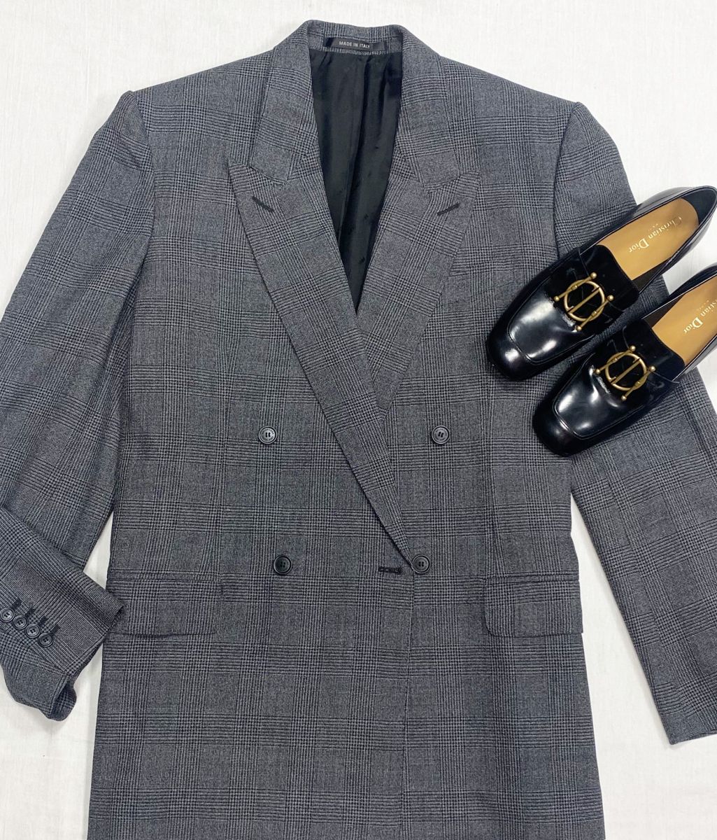 Жакет Balenciaga размер S цена 93 930 руб/ с биркой/ 
Туфли Christian Dior размер 40 цена 54 793 руб