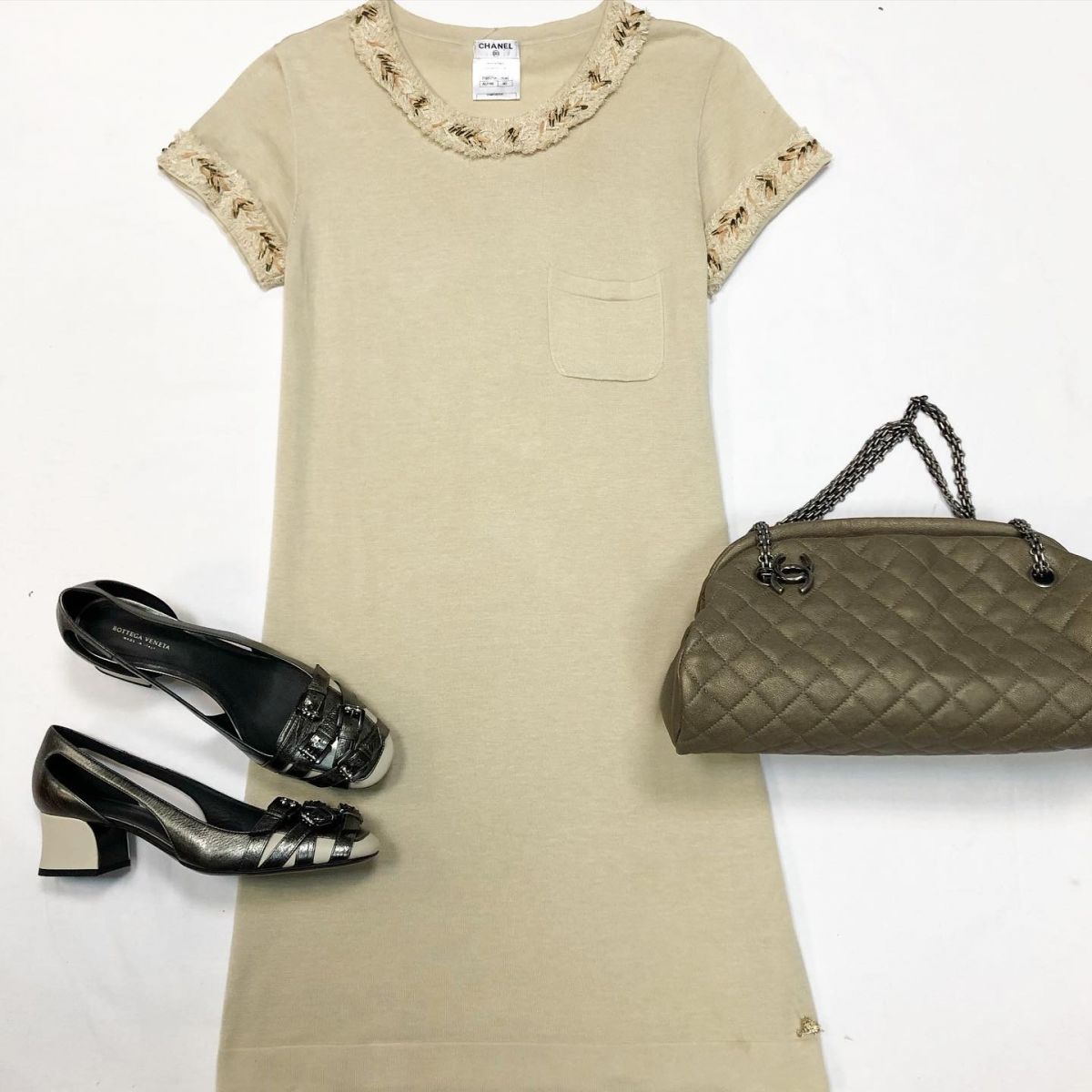 Платье Chanel размер 40 цена 30 770 руб Туфли Bottega Veneta размер 38.5 цена 23 078 руб Сумка Chanel
