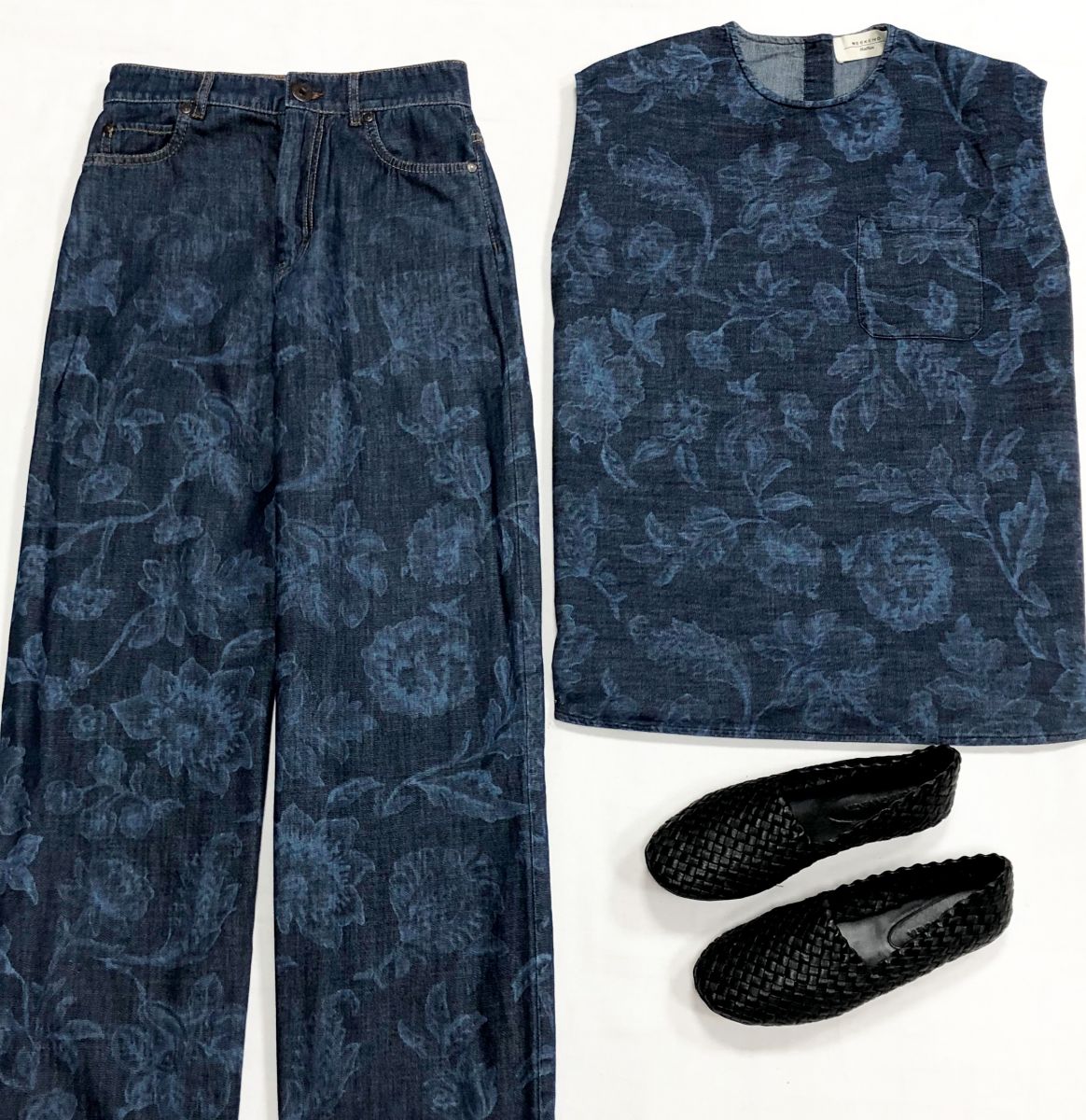 Костюм Weekend/ Max Mara / размер 34 цена 7 828 рубЛоферы BOTTEGA VENETA размер 37 цена 26 614 руб