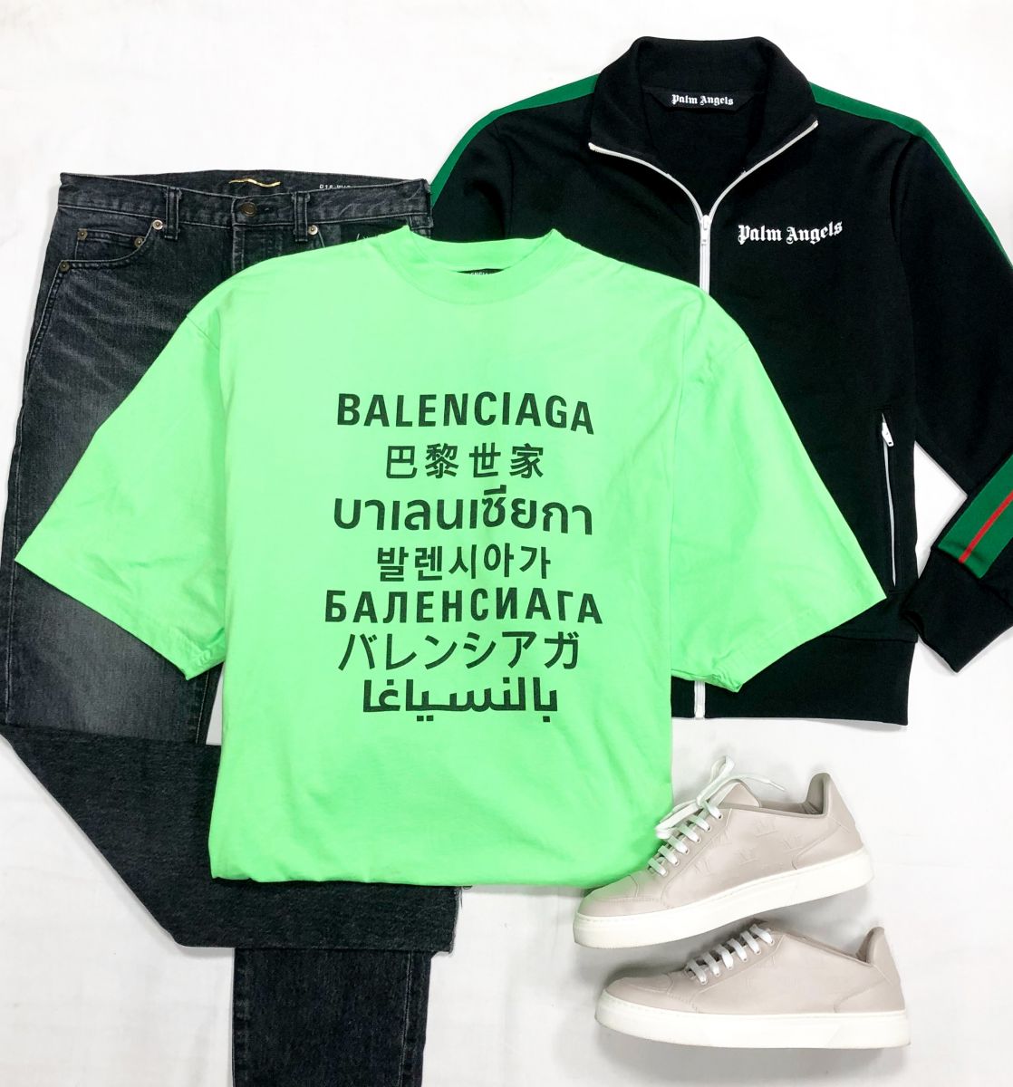 Джинсы Saint Laurent размер 27 цена 7 828 руб
Футболка Balenciaga размер XXS цена 10 959 руб
Толстовка Palm Angels размер M цена 10 959 руб
Кеды Max Mara размер 38.5 цена 28 179 руб