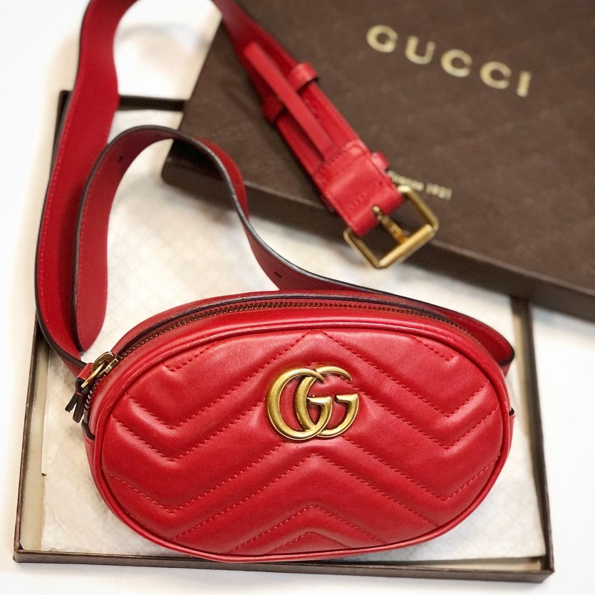 Сумка на пояс Gucci  размер 18/10 цена 23 078 руб 