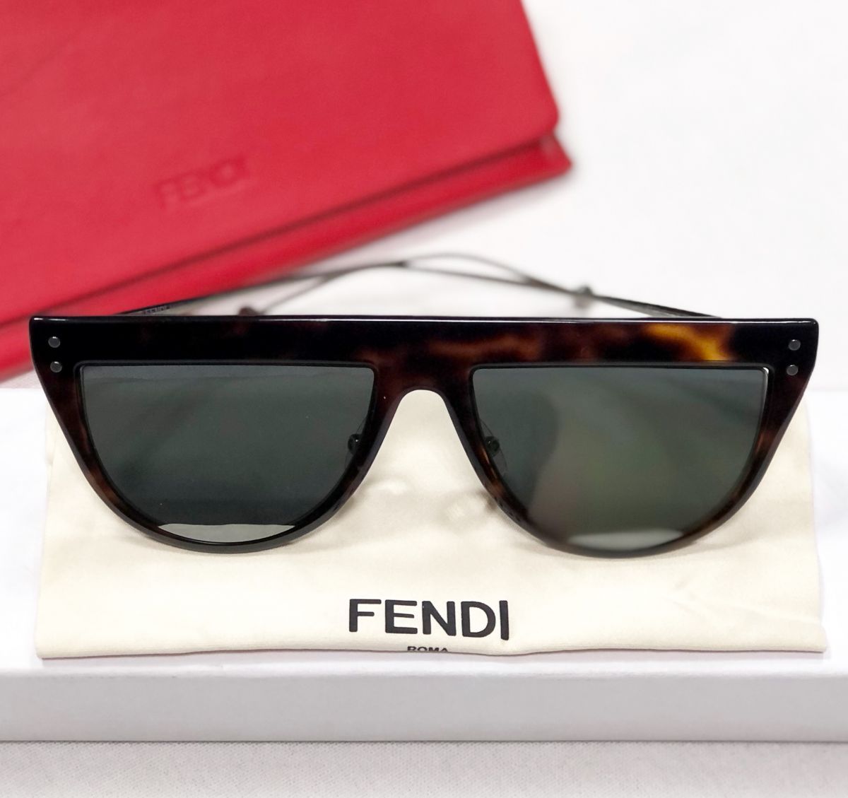 Очки Fendi цена 23 483 руб